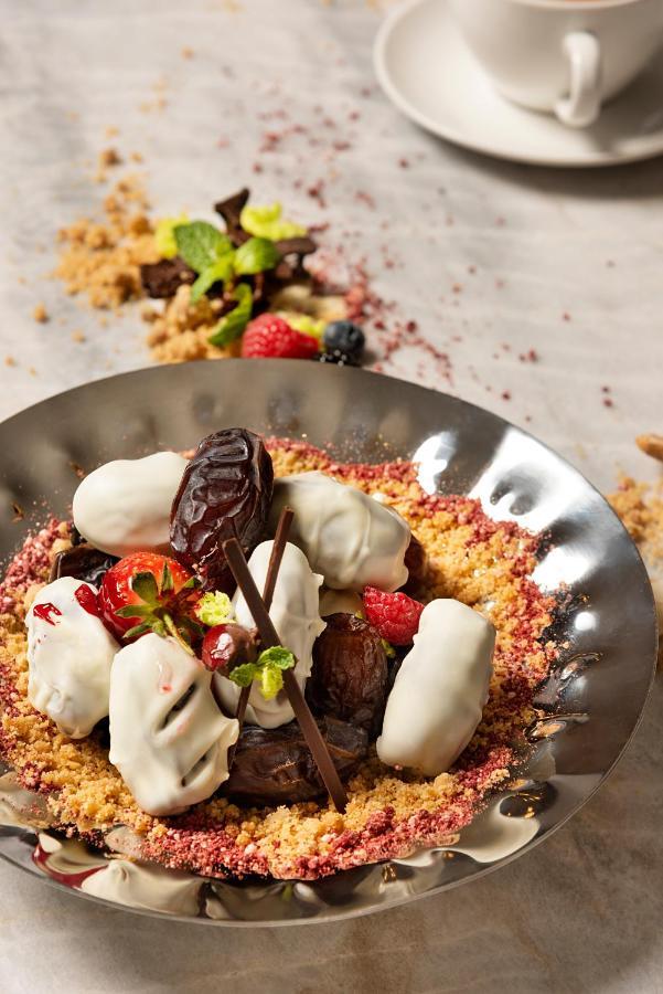 Asiana Grand Hotel Дубай Экстерьер фото A chocolate parfait
